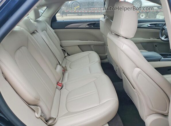 3LN6L5KU1LR600007 2020 LINCOLN MKZ Charcoal Widok tylnych siedzeń