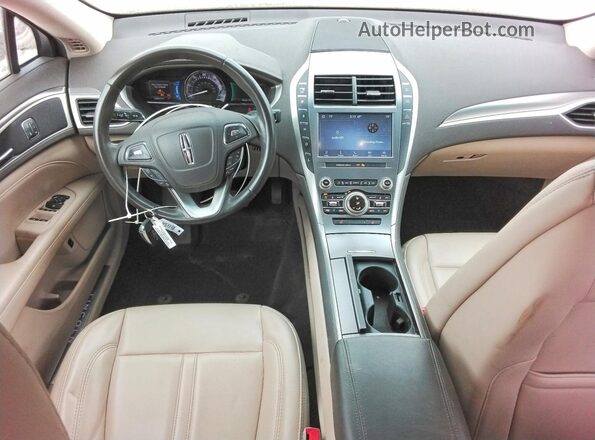 3LN6L5KU1LR600007 2020 LINCOLN MKZ Charcoal Widok deski rozdzielczej