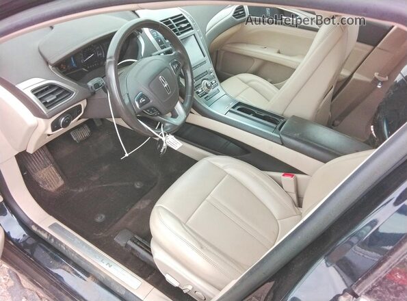 3LN6L5KU1LR600007 2020 LINCOLN MKZ Charcoal Widok wnętrza z przodu