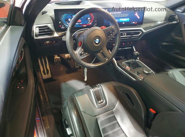 3MF13DM07P8D68668 2023 BMW M2 Red Առջևի վահանակի տեսք