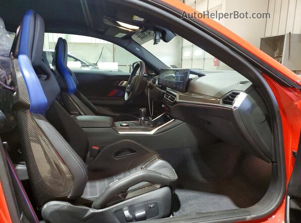 3MF13DM07P8D68668 2023 BMW M2 Red Հետևի նստատեղերի տեսք