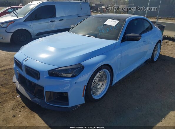 3MF23DM01S8F08582 2025 BMW M2 Light Blue წინა მარცხენა ხედი სამი მეოთხედიდან