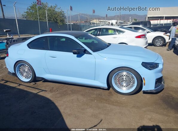 3MF23DM01S8F08582 2025 BMW M2 Light Blue უკანა სალონის ხედი