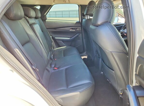 3MVDMABL9MM272227 2021 MAZDA CX-30 White უკანა სალონის ხედი