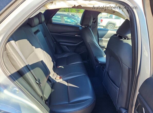 3MVDMABLXMM242072 2021 MAZDA CX-30 Silver Rear interior view