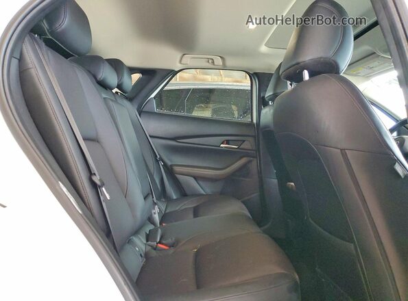 3MVDMAEM3LM101931 2020 MAZDA CX-30 White Vista interior trasera