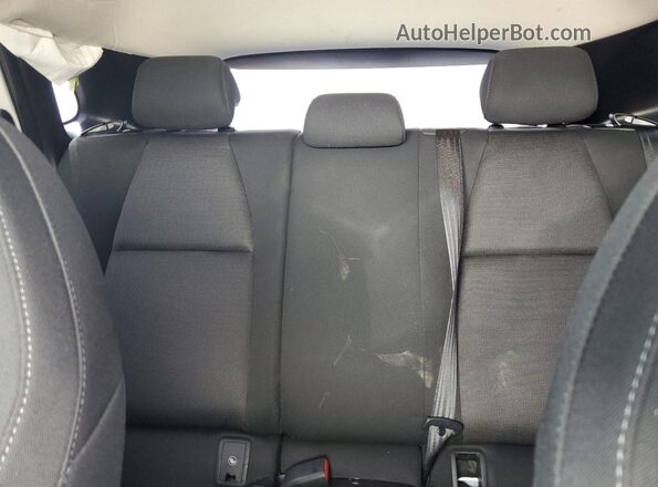 3MVDMBAL4MM250935 2021 MAZDA CX-30 White Widok tylnych siedzeń