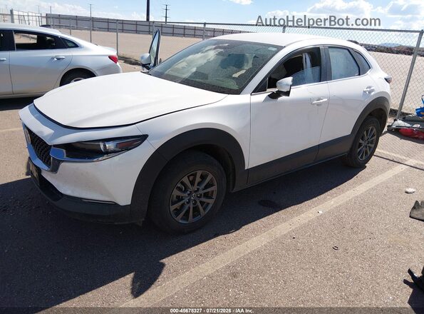 3MVDMBAM0PM516111 2023 MAZDA CX-30 White Przód lewy