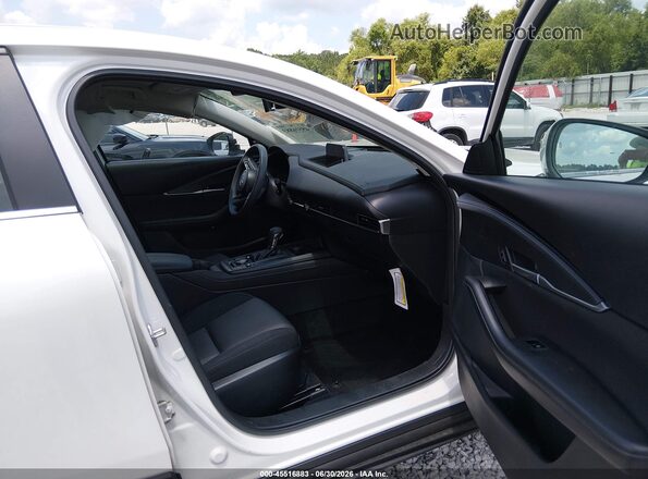 3MVDMBAM0PM587275 2023 MAZDA CX-30 Белый Вид салона спереди