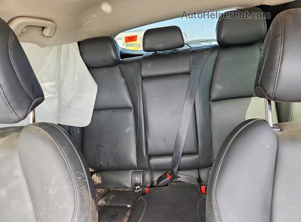 3MVDMBBL2NM437588 2022 MAZDA CX-30 Red Widok tylnych siedzeń