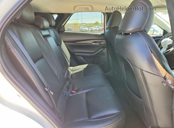 3MVDMBBLXMM226024 2021 MAZDA CX-30 White Սալոնի հետևի տեսք