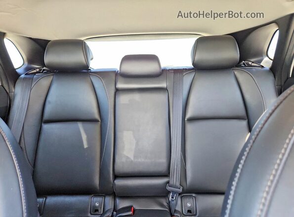 3MVDMBBLXMM226024 2021 MAZDA CX-30 White Հետևի նստատեղերի տեսք