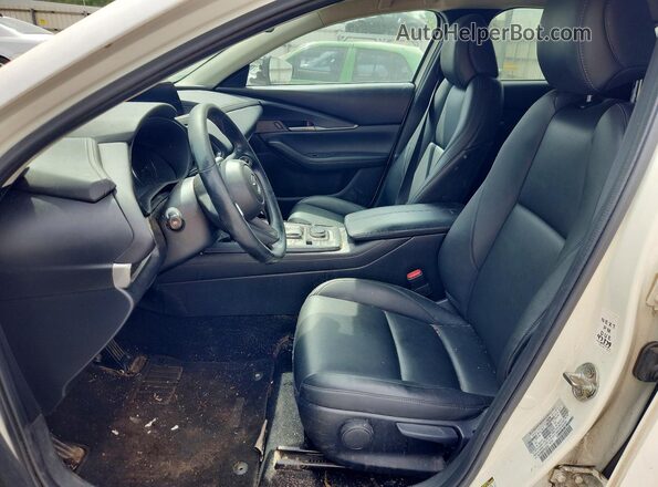 3MVDMBBM0PM532940 2023 MAZDA CX-30 White Вид салону спереду