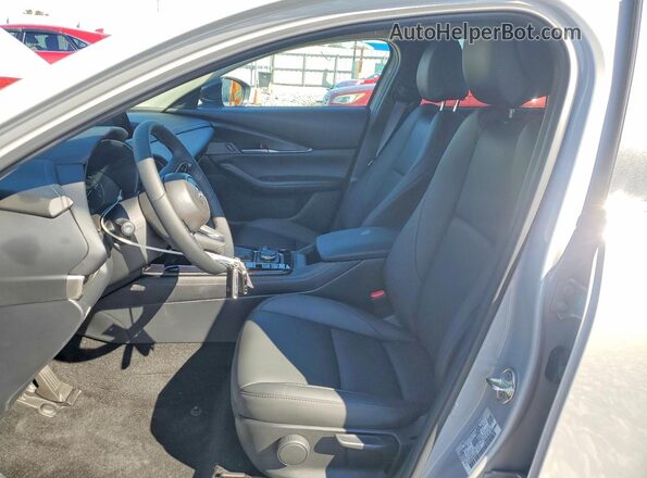 3MVDMBBM3SM860863 2025 MAZDA CX-30 Gray წინა სალონის ხედი