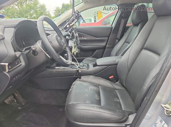 3MVDMBCL1MM240408 2021 MAZDA CX-30 Silver Front interior view