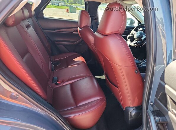 3MVDMBCL2NM435032 2022 MAZDA CX-30 Серый Вид задней части салона