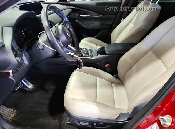 3MVDMBCL3NM408616 2022 MAZDA CX-30 Red Front interior view