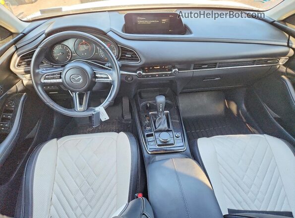 3MVDMBCM1PM511223 2023 MAZDA CX-30 Белый Вид панели приборов