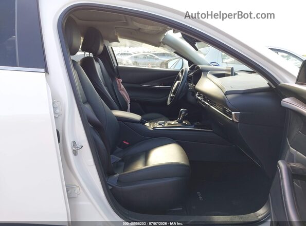 3MVDMBCM2SM752216 2025 MAZDA CX-30 White Front interior view