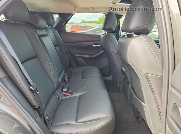 3MVDMBCM4SM801917 2025 MAZDA CX-30 Gray Вид задньої частини салону
