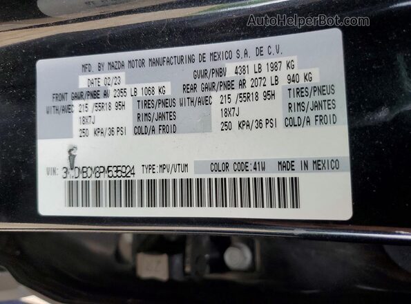3MVDMBCM8PM535924 2023 MAZDA CX-30 Black Widok naklejki z numerem VIN