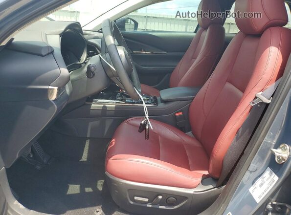 3MVDMBCM8RM672977 2024 MAZDA CX-30 Gray Вид салону спереду