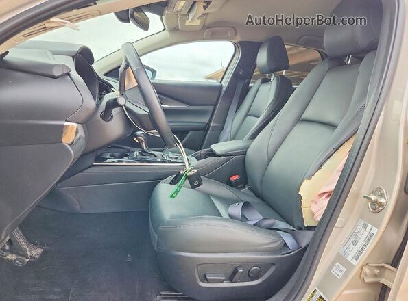 3MVDMBCMXPM543605 2023 MAZDA CX-30 Beige Вид салону спереду