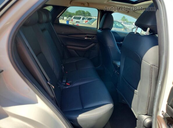 3MVDMBDL4NM438951 2022 MAZDA CX-30 White Rear interior view
