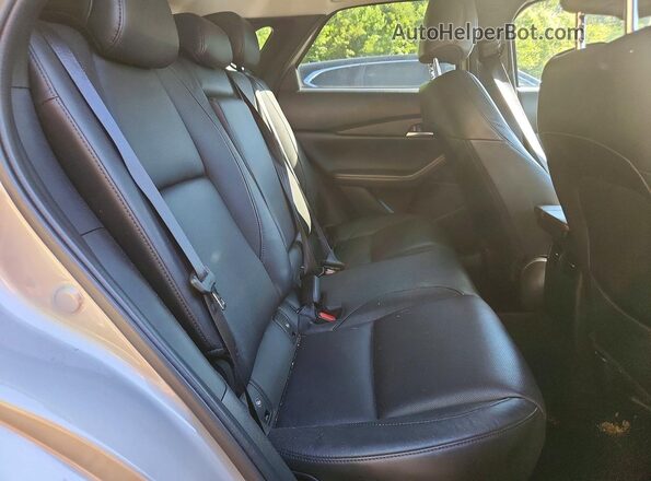 3MVDMBDMXRM649733 2024 MAZDA CX-30 Beige Вид задньої частини салону