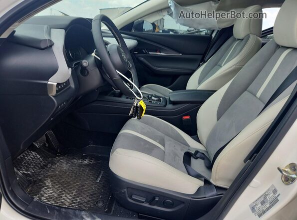 3MVDMBXY3TM139004 2026 MAZDA CX-30 White Widok wnętrza z przodu
