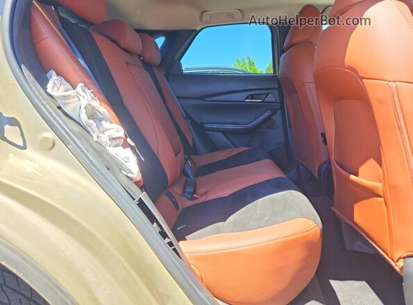 3MVDMBXY7RM606627 2024 MAZDA CX-30 Tan Вид задньої частини салону