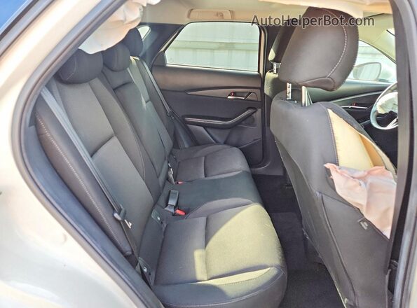 3MVDMCCL7SM798458 2025 MAZDA CX-30 Белый Вид задней части салона
