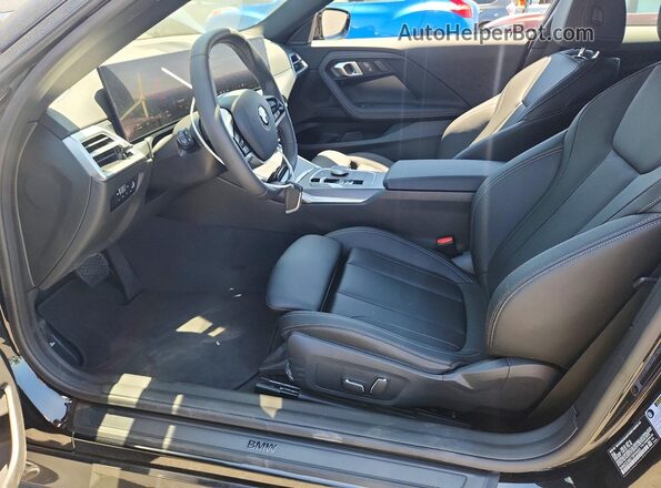 3MW23CM01T8F90003 2026 BMW 2 SERIES Черный Вид салона спереди