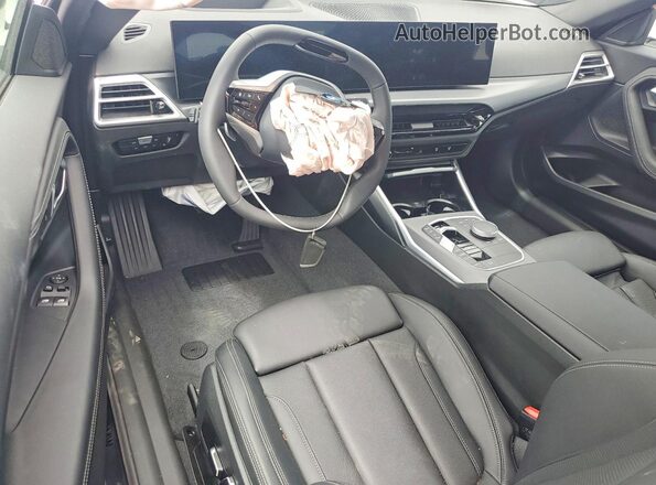 3MW23CM03T8G18318 2026 BMW 2 SERIES White Widok deski rozdzielczej