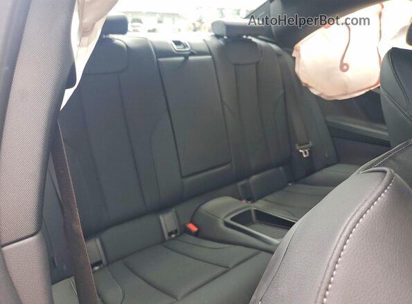 3MW23CM03T8G18318 2026 BMW 2 SERIES White Widok tylnych siedzeń