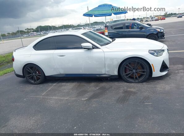 3MW23CM09R8E38656 2024 BMW 2 SERIES White უკანა სალონის ხედი