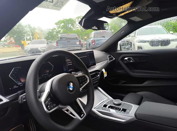 3MW33CM02T8G01675 2026 BMW 2 SERIES Белый Вид салона спереди