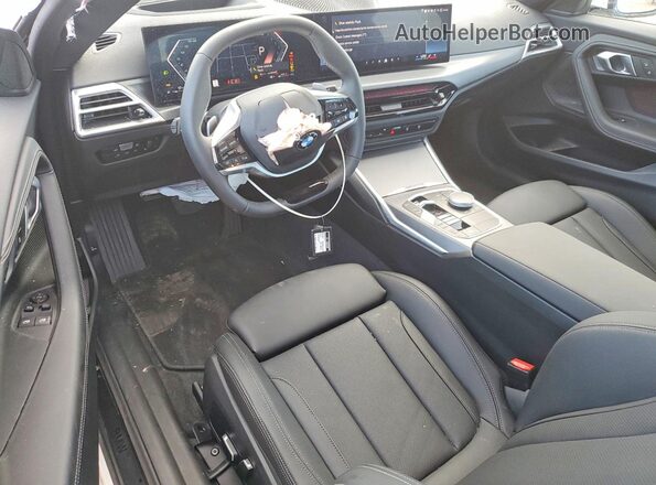 3MW33CM02T8G28665 2026 BMW 2 SERIES White Вид панелі приладів
