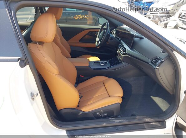 3MW33CM03R8E58700 2024 BMW 2 SERIES Белый Вид салона спереди