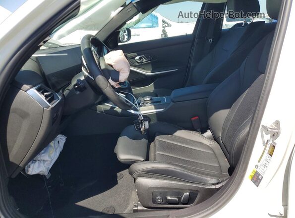 3MW39FF06R8E49695 2024 BMW 3 SERIES Белый Вид салона спереди