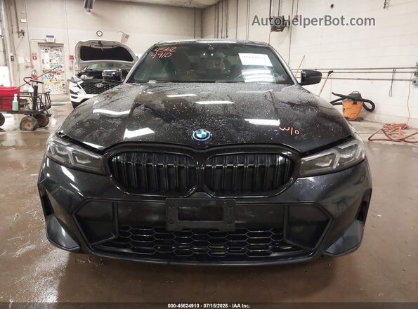 3MW39FS04R8E32965 2024 BMW 3 SERIES Black Vista frontal