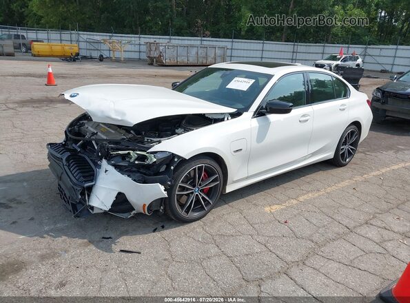 3MW39FS08P8C96742 2023 BMW 3 SERIES Белый Передняя левая четверть