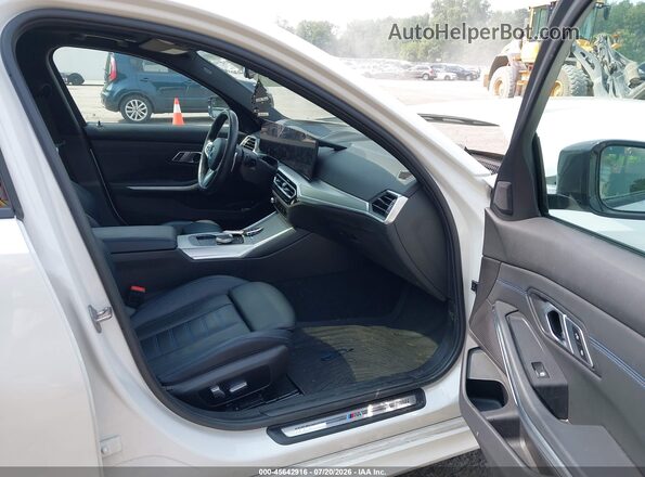 3MW39FS08P8C96742 2023 BMW 3 SERIES Белый Вид салона спереди