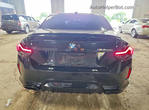 3MW53CM08P8D48392 2023 BMW M2 Black Widok z tyłu