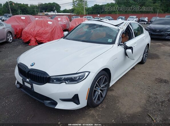 3MW5P9J0XM8C17259 2021 BMW 3 SERIES White Դիմացի տեսք