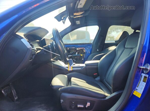 3MW5R1J03M8B95682 2021 BMW 3 SERIES Blue Front interior view