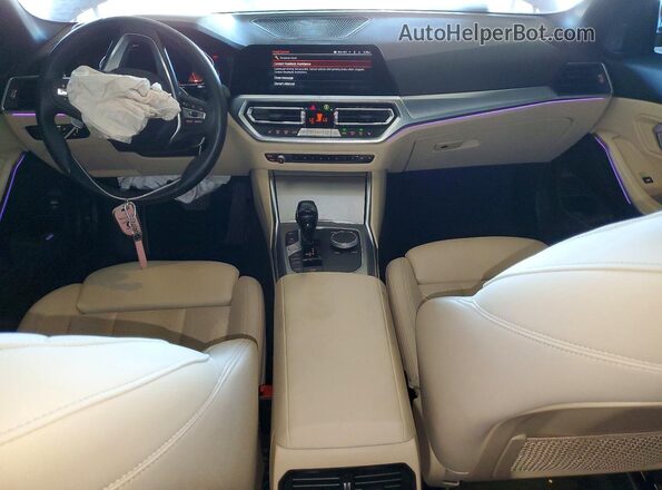3MW5R1J04N8C22762 2022 BMW 3 SERIES Красный Вид панели приборов