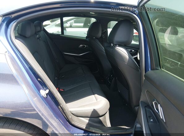 3MW5R1J06M8B49649 2021 BMW 3 SERIES Blue Widok naklejki z numerem VIN