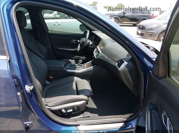 3MW5R1J06M8B49649 2021 BMW 3 SERIES Blue Widok wnętrza z przodu