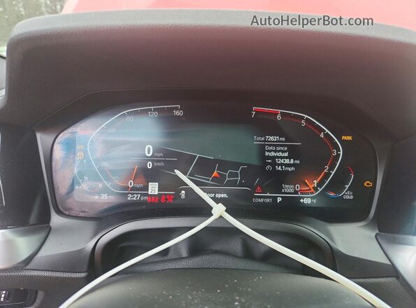 3MW5R7J03M8B60160 2021 BMW 3 SERIES Red Instrument cluster view